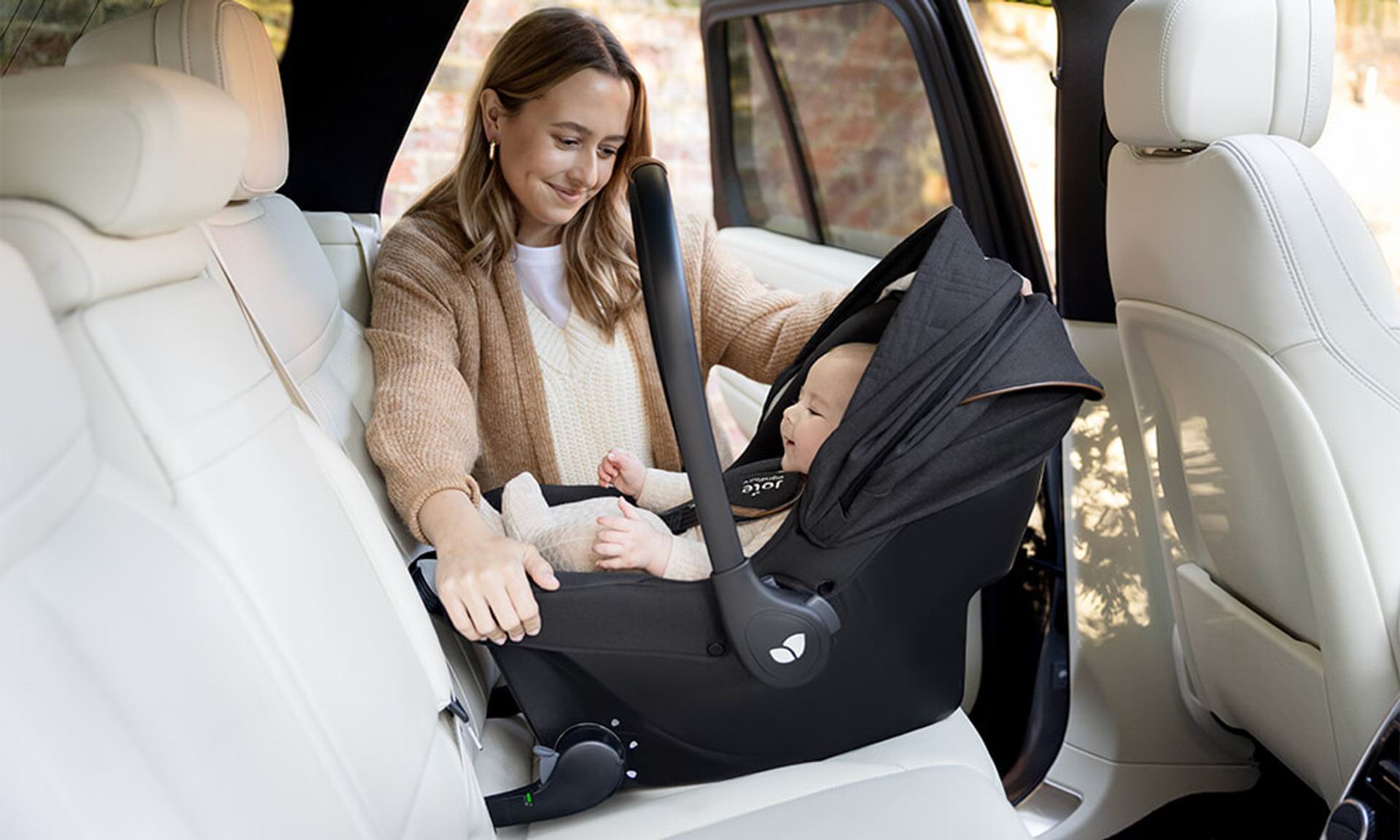 Joie Sprint 內置 ISOFIX 提籃式嬰兒汽車座椅 (R129)