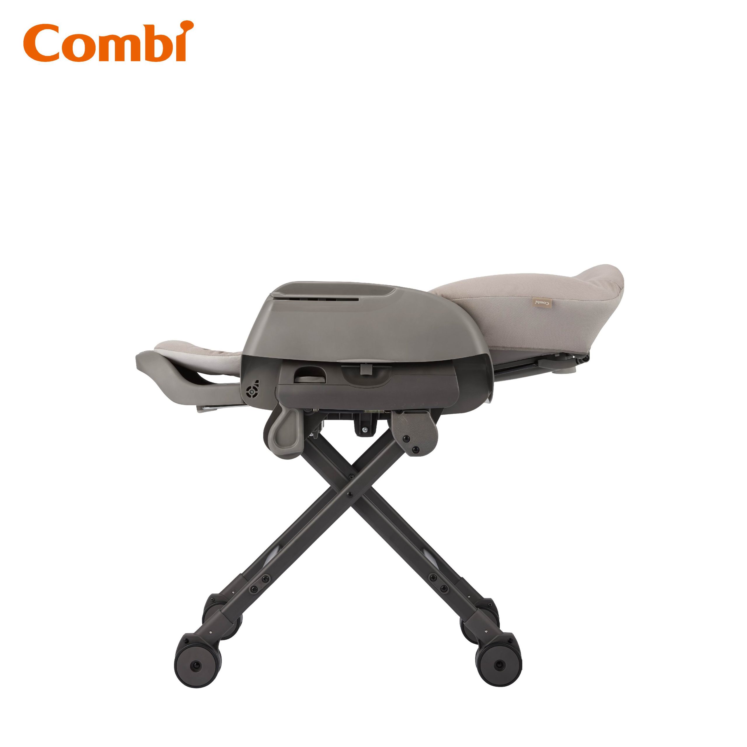 Combi Nemulila Fit 安撫餐搖椅