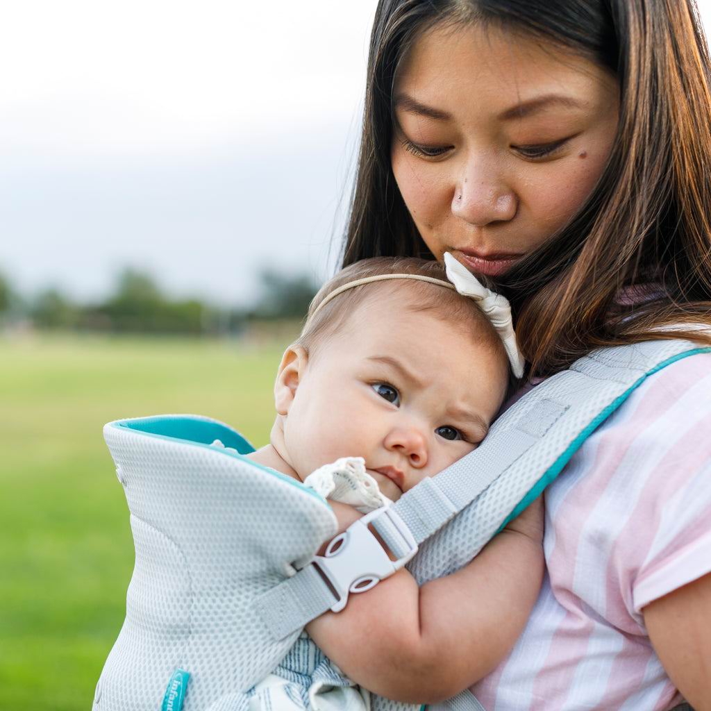Infantino Flip™ 透氣輕盈四合一揹帶