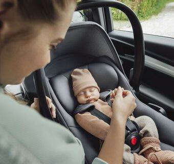 德國 Britax Roemer Baby-Safe Core 嬰兒提籃汽車安全座椅 (初生-15個月/40-83cm) | i-Size 認證 (Britax Römer)